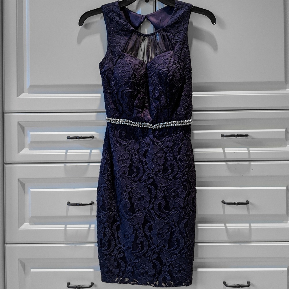 Elegant Fitted Lace Gown with Pearl Waist